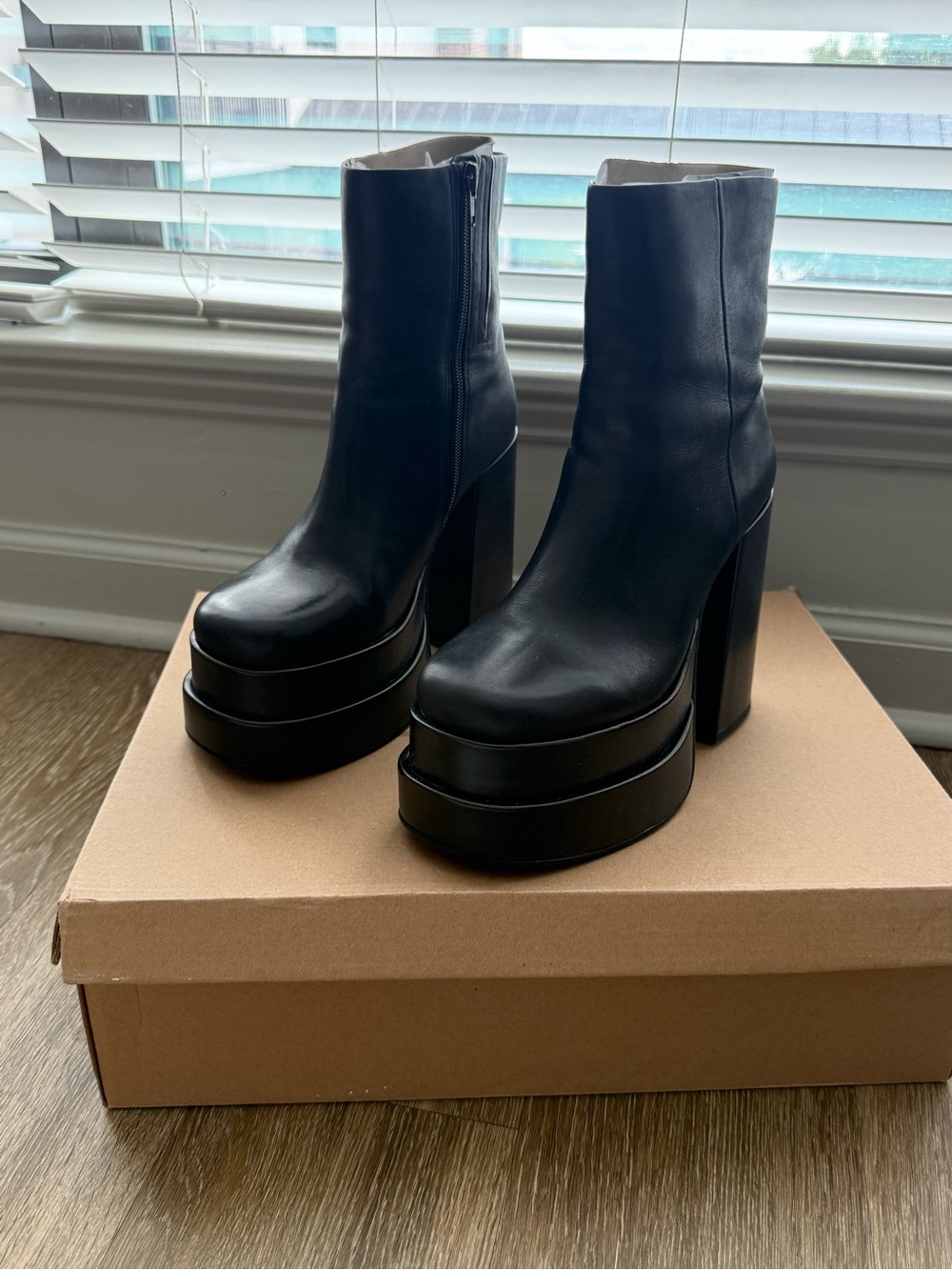 Steve Madden Black Leather Platform Ankle Boots